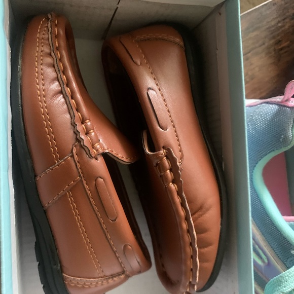 New size 6 toddler loafers - Picture 3 of 4
